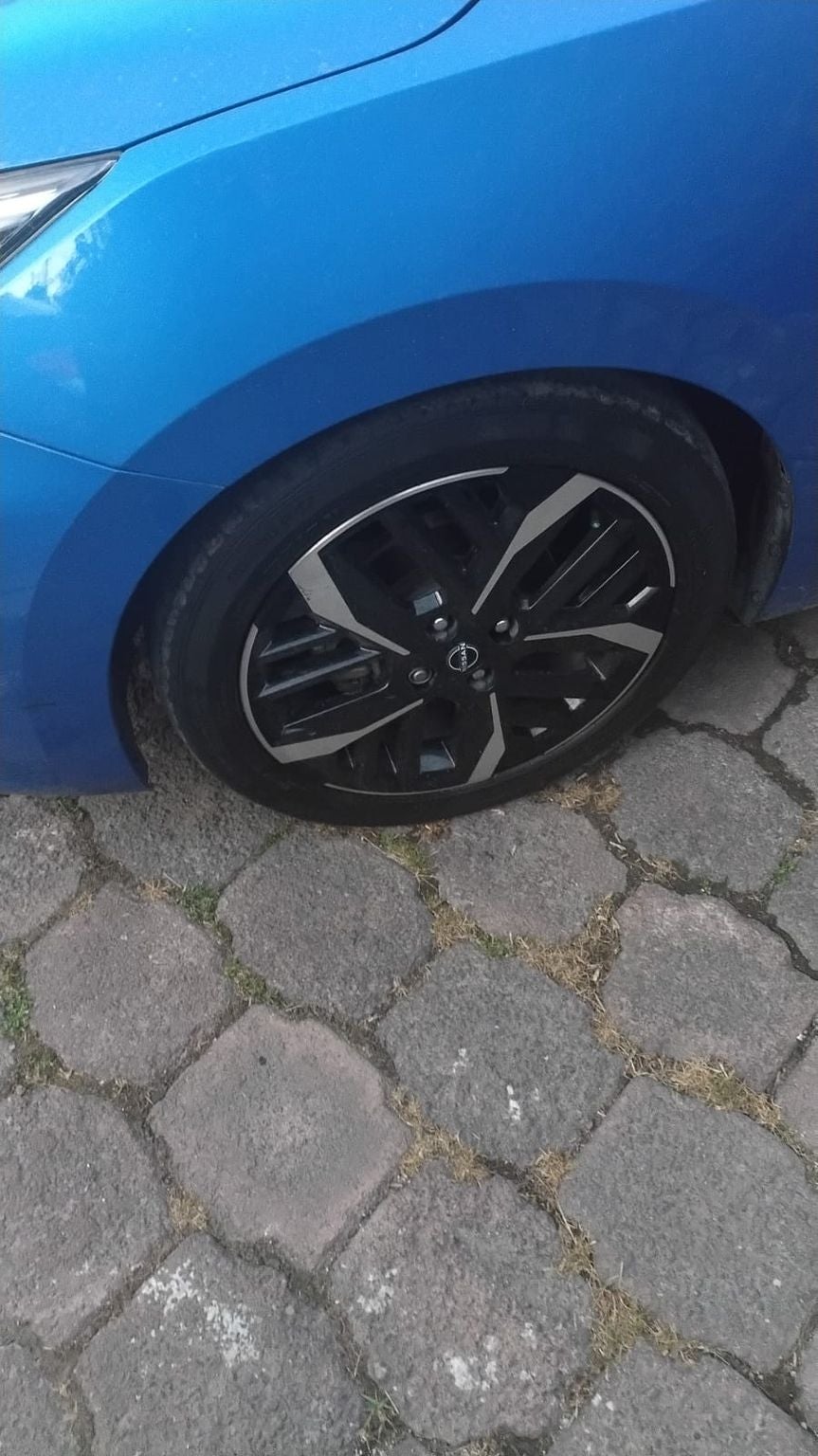 2023 Nissan Versa 1.6 Sr At