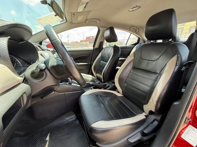 2020 Nissan Versa 1.6 Platinum Piel At