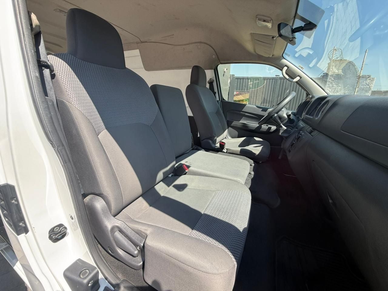 2024 Nissan Urvan 2.5 Panel Amplia AA Mt