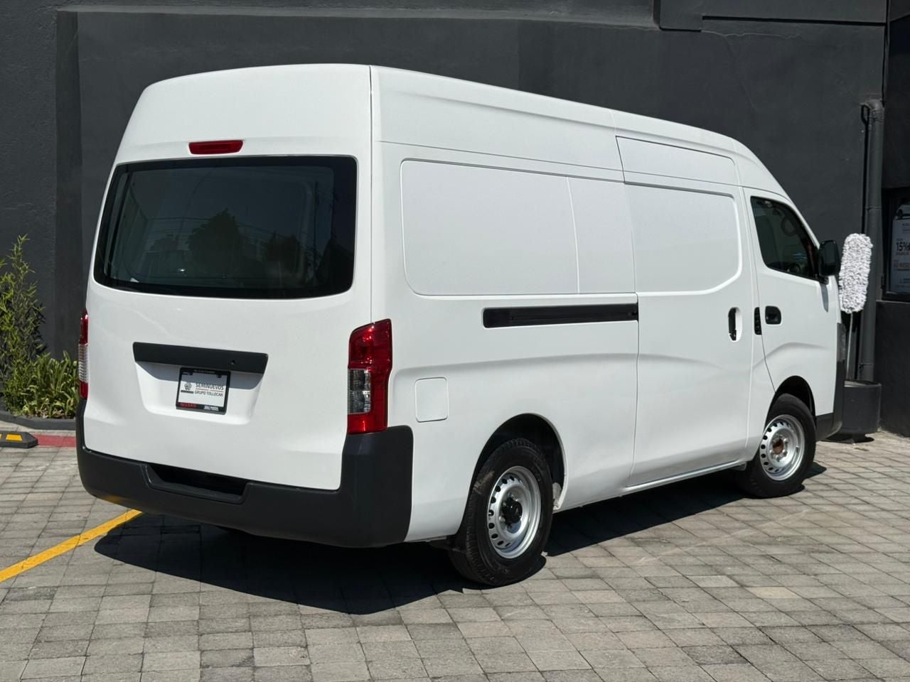 2024 Nissan Urvan 2.5 Panel Amplia AA Mt
