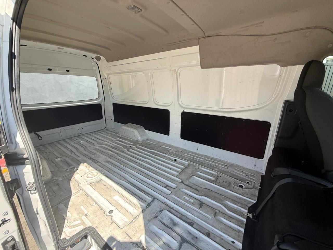 2024 Nissan Urvan 2.5 Panel Amplia AA Mt