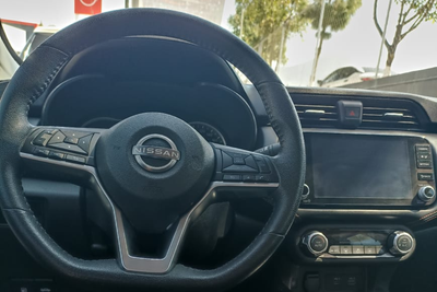 2023 Nissan Versa 1.6 Sr At