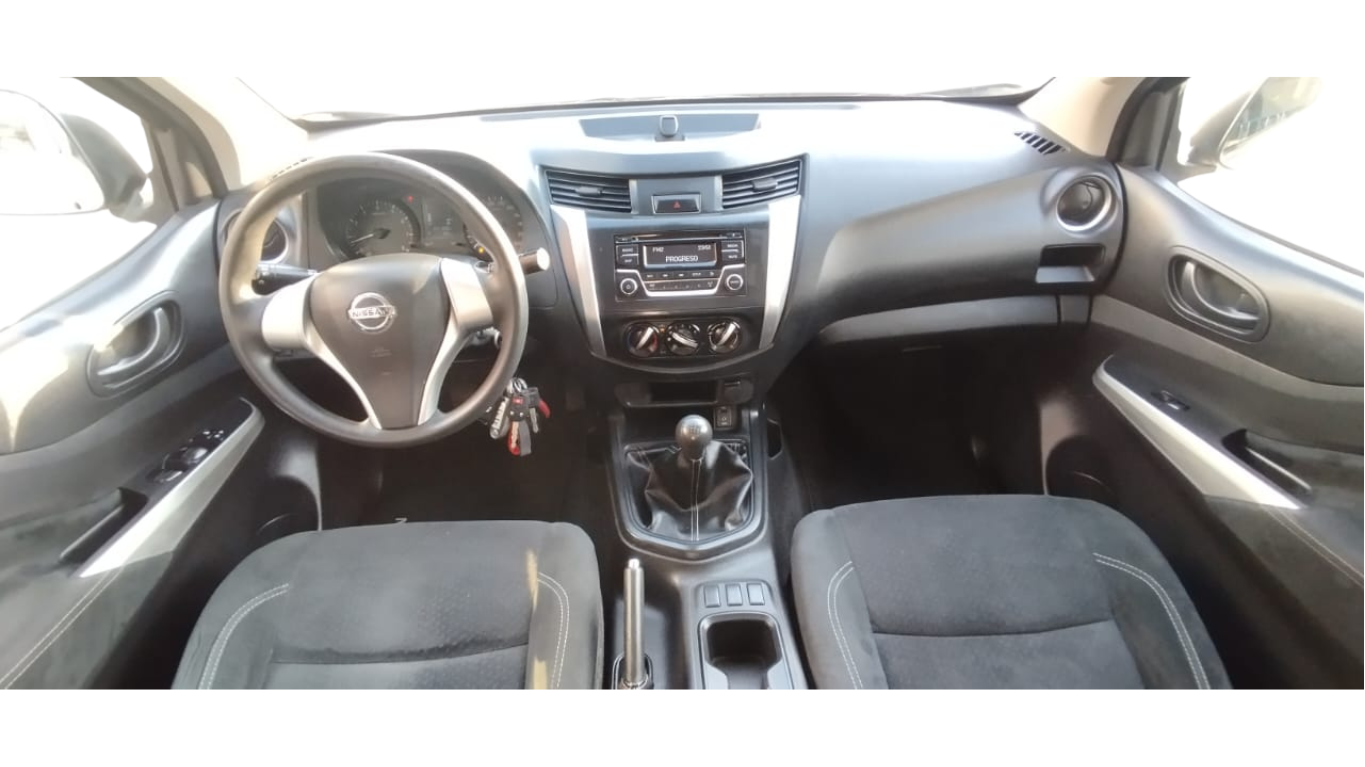 2020 Nissan NP300 Doble Cabina 2.5 SE Paq Seguridad Mt