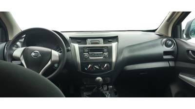 2020 Nissan NP300 Doble Cabina 2.5 SE Paq Seguridad Mt