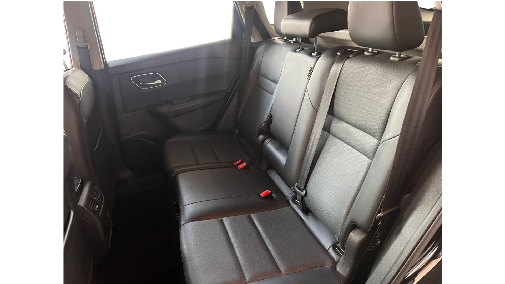 2023 Nissan X-Trail 2.5 Platinum 2 Filas At